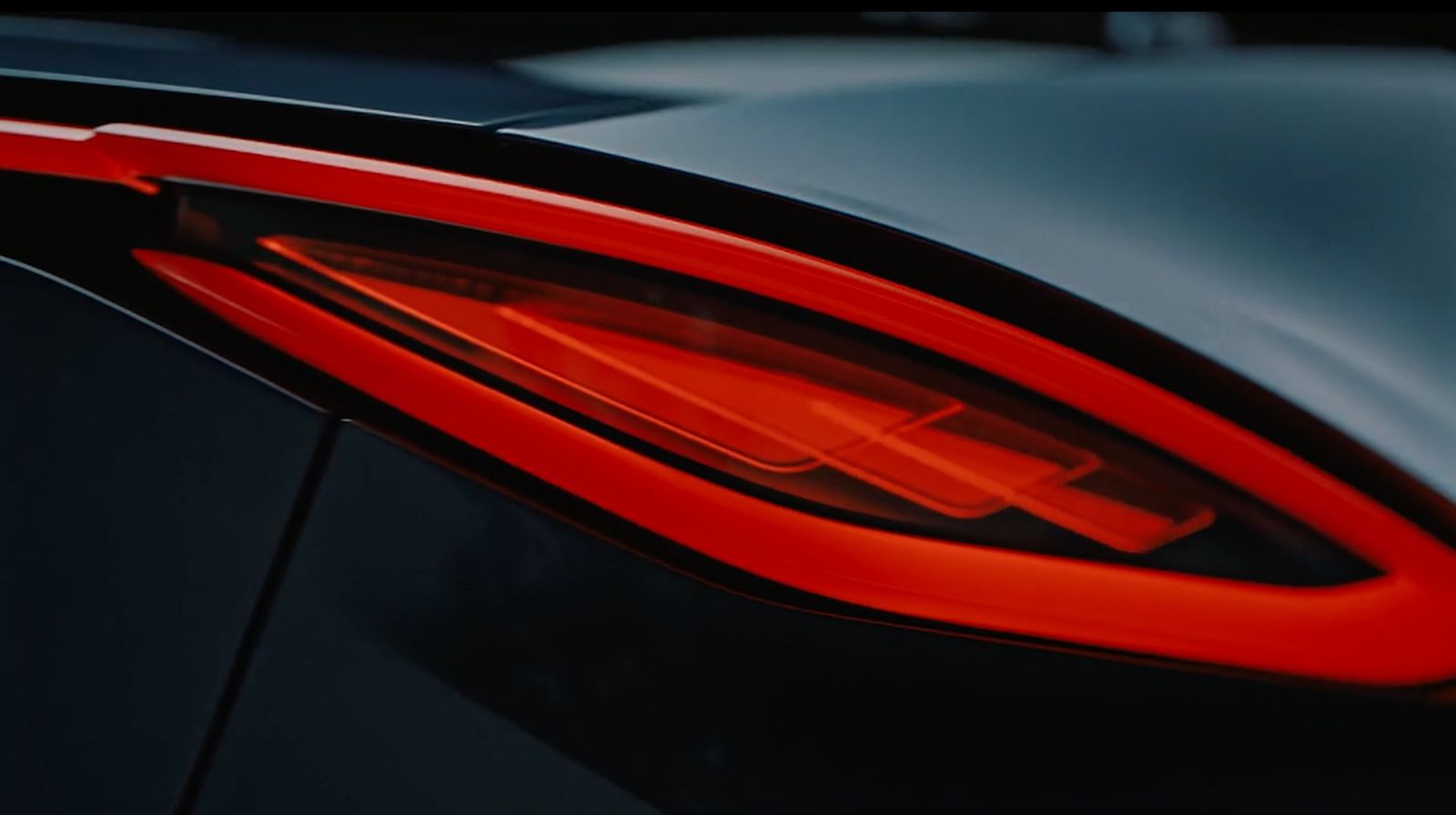 a close up of the tail light of a car