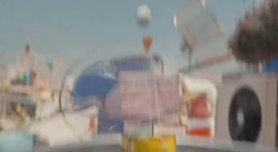 a blurry photo of a carnival ride