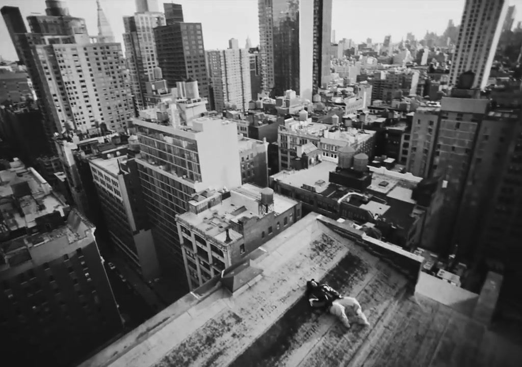 a black and white photo of a city skyline