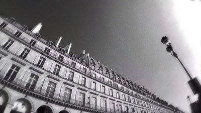 a black and white photo of a building