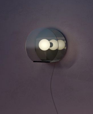 a light that is on the side of a wall