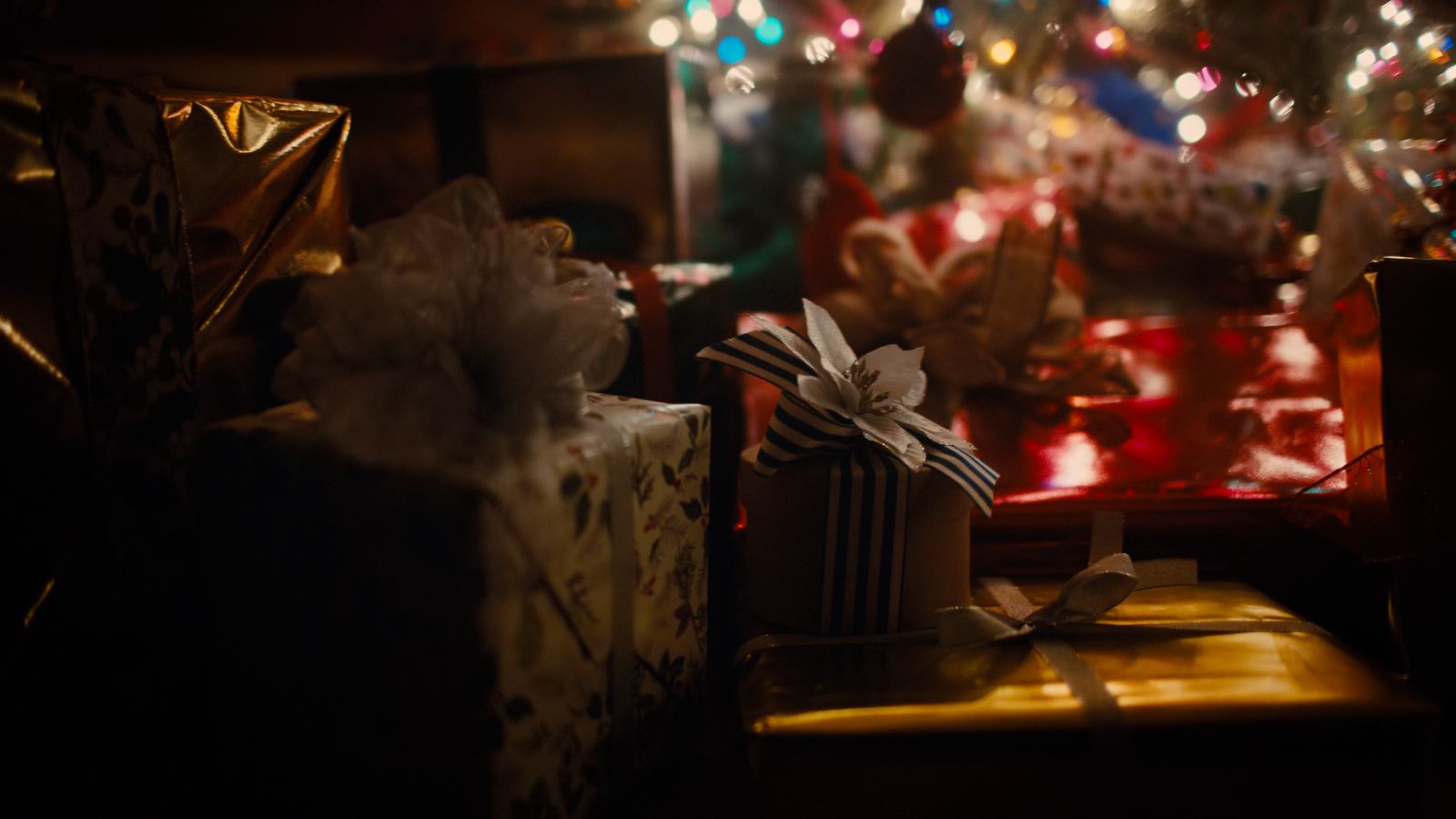 a group of presents sitting on top of a table