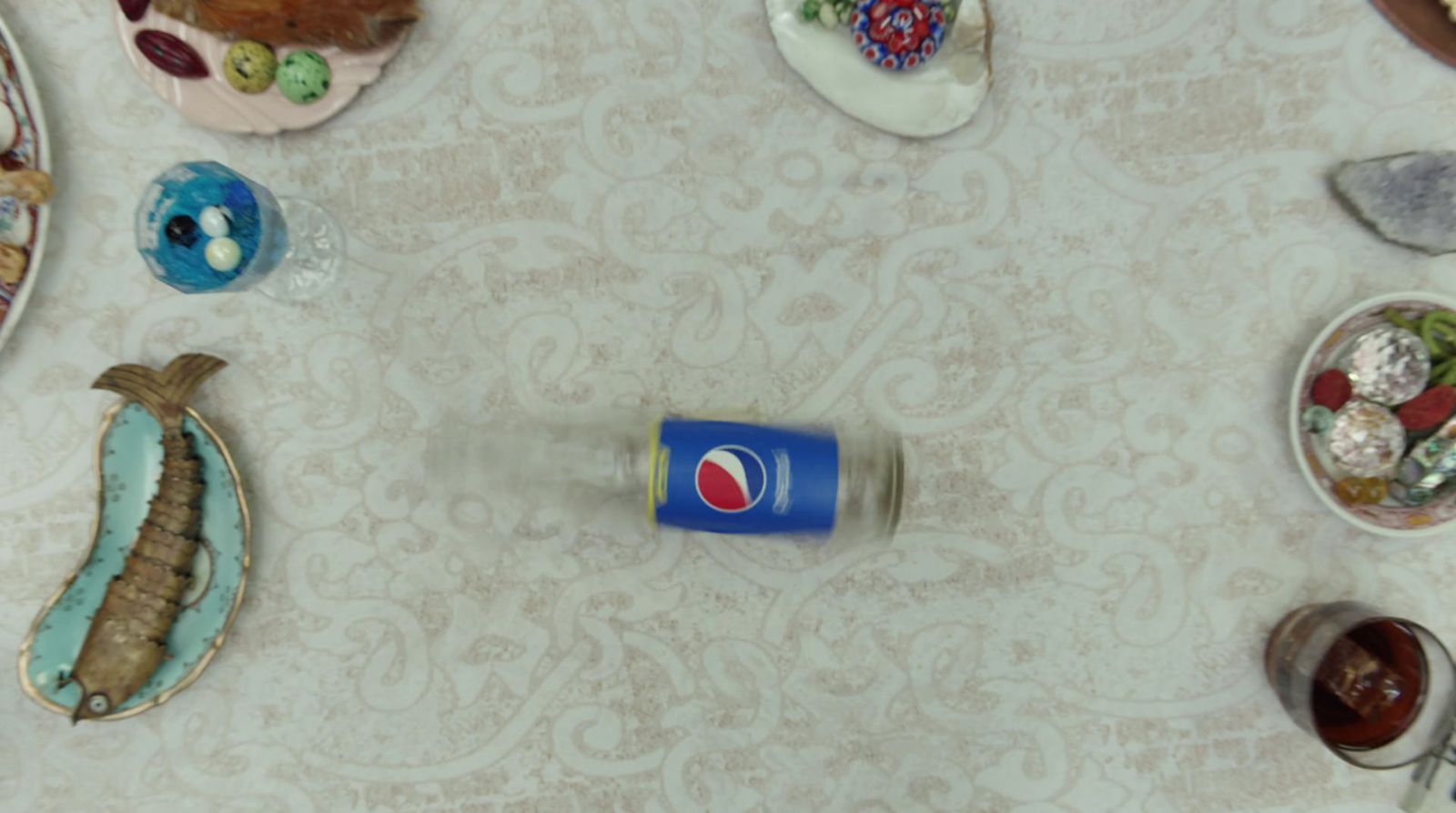 a can of pepsi sitting on top of a table