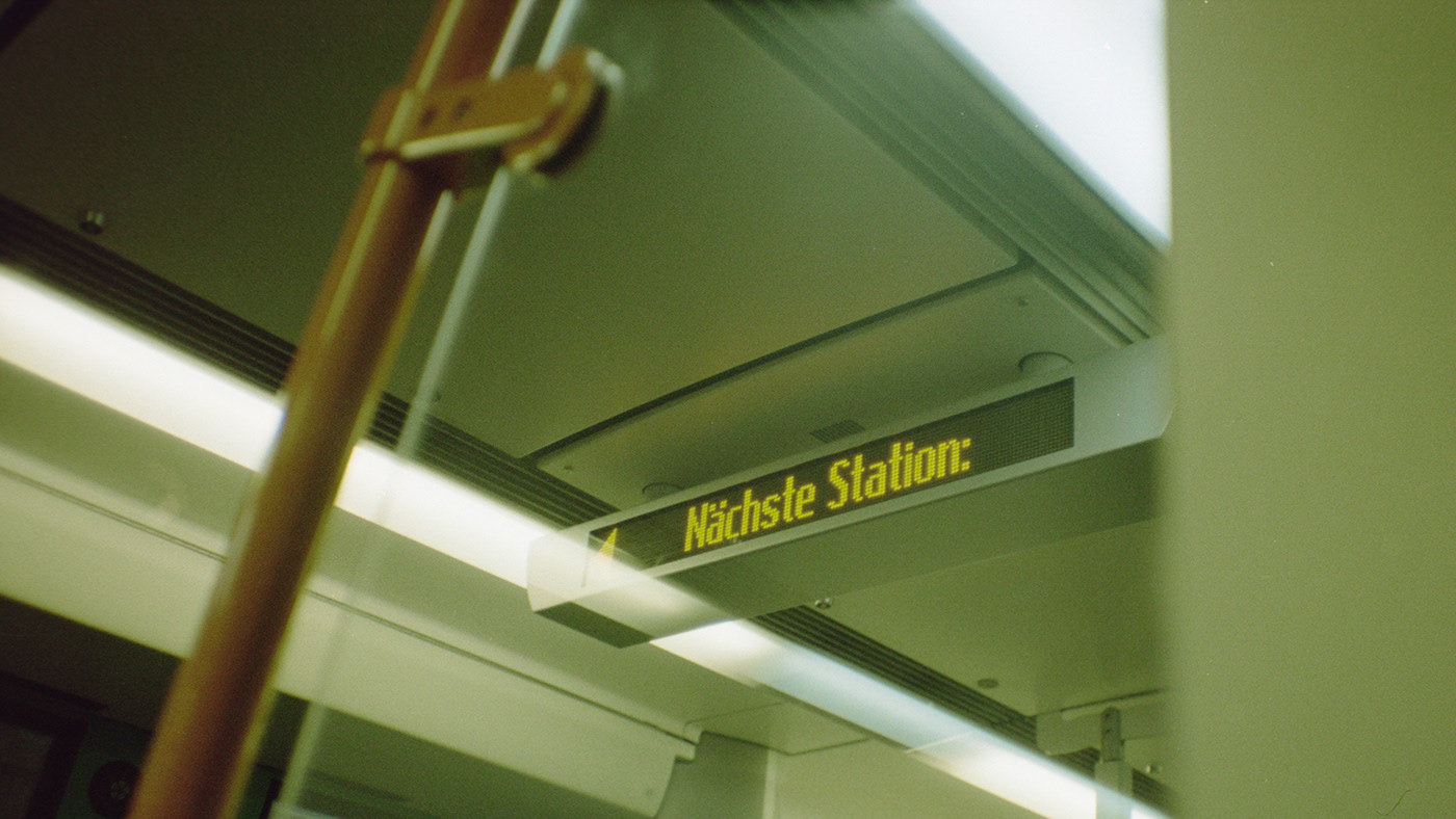 a sign that is on the side of a wall