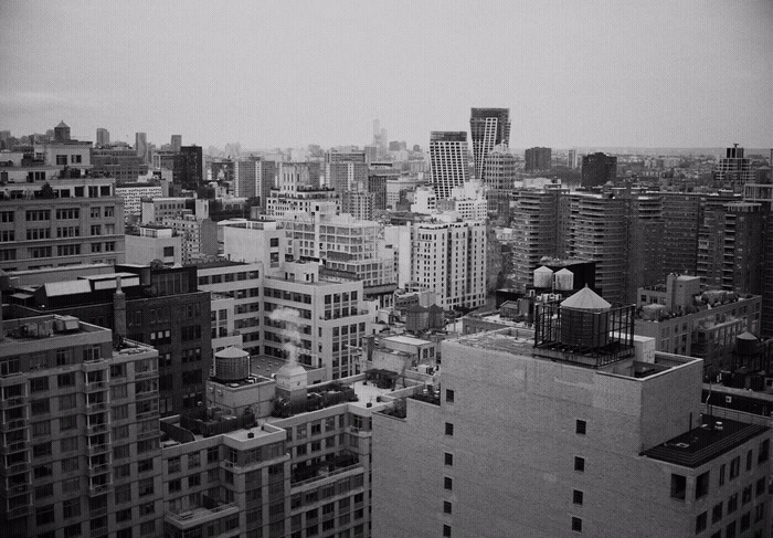 a black and white photo of a city skyline